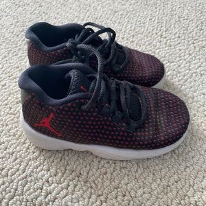 Jordans black and red 7c